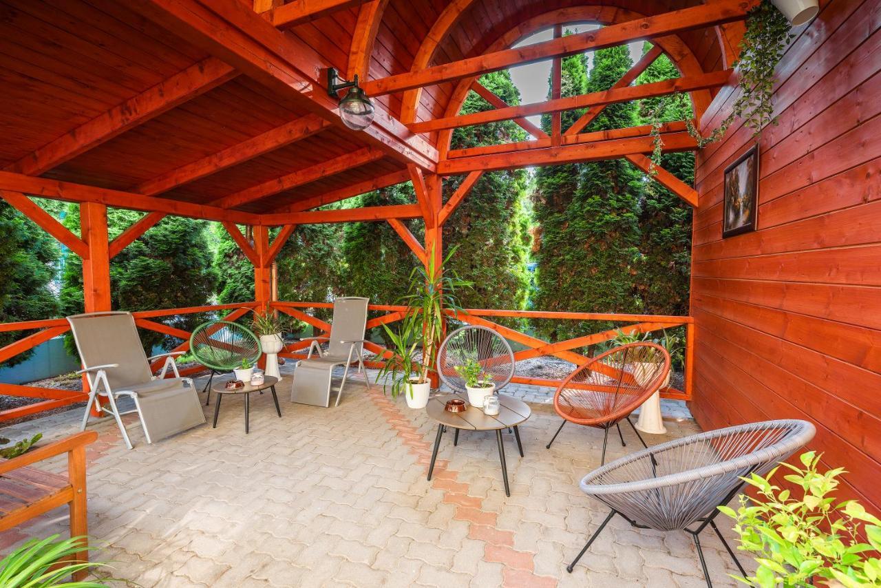 Hotel Boglarka Panzio - Etterem Mezőkövesd Exteriér fotografie